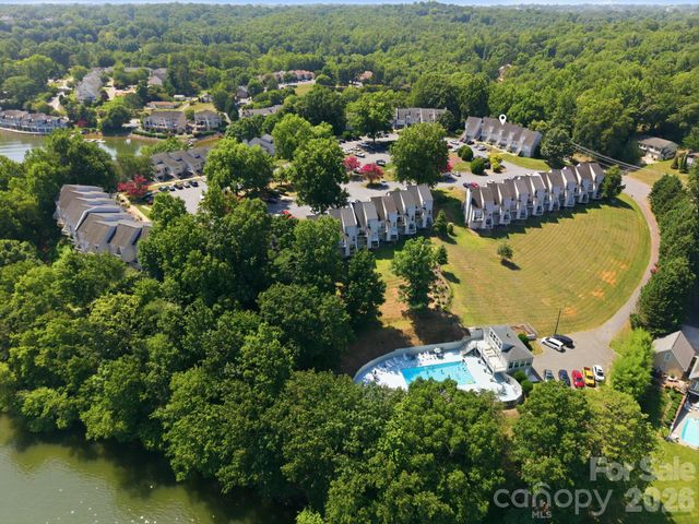 1050 21st Avenue NW 6, Hickory, NC 28601