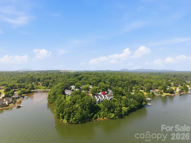 1050 21st Avenue NW 6, Hickory, NC 28601
