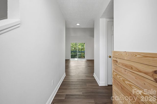 1050 21st Avenue NW 6, Hickory, NC 28601