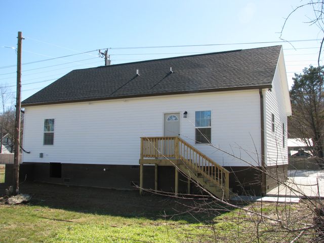 209 Armstrong St, Waverly, TN 37185