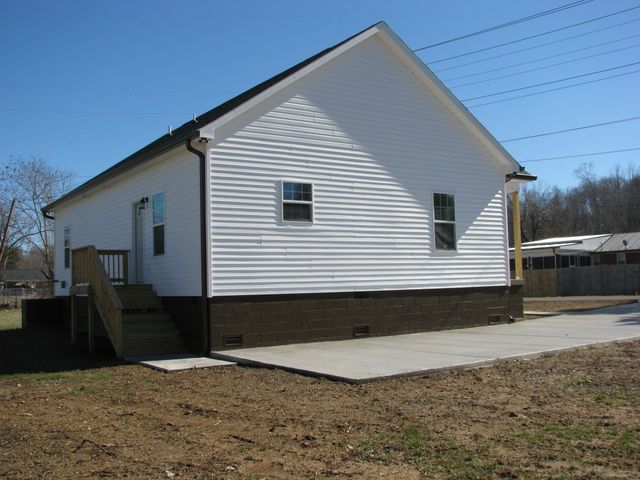 209 Armstrong St, Waverly, TN 37185