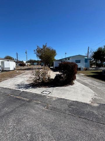 2023 St Lucie Blvd, Fort Pierce, FL 34946