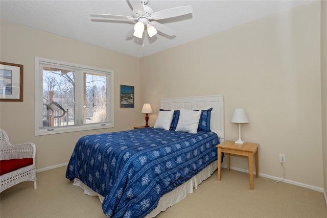 9840 Brookview Drive, Urbandale, IA 50322