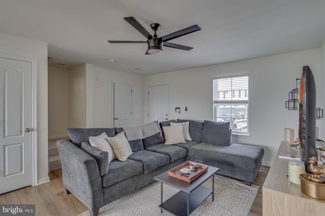 48 ORCHARD GREEN, Charles Town, WV 25414