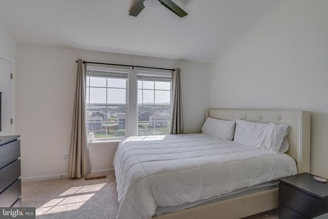 48 ORCHARD GREEN, Charles Town, WV 25414