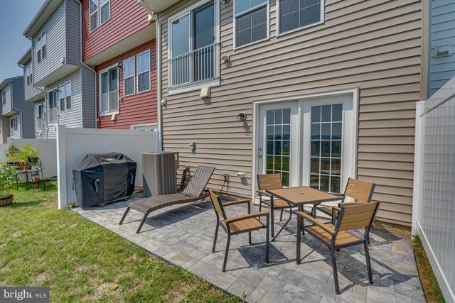 48 ORCHARD GREEN, Charles Town, WV 25414