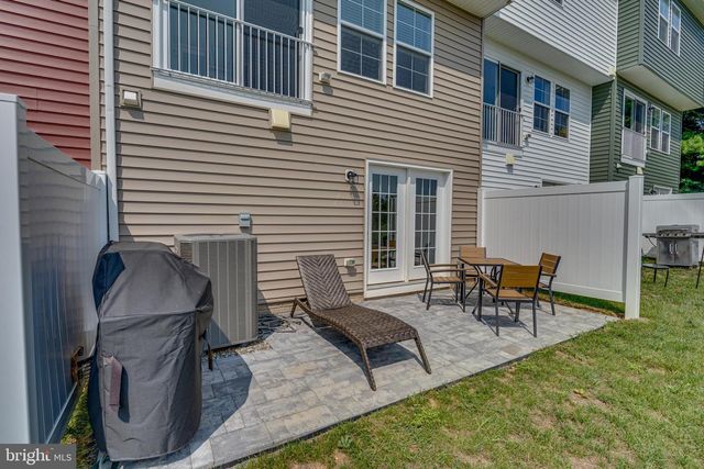 48 ORCHARD GREEN, Charles Town, WV 25414