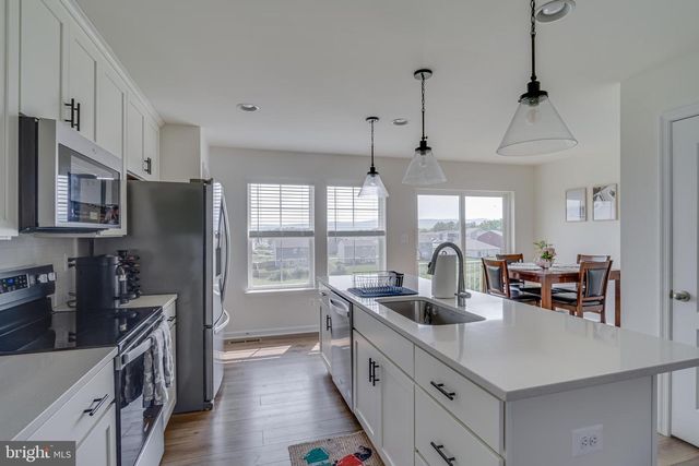 48 ORCHARD GREEN, Charles Town, WV 25414