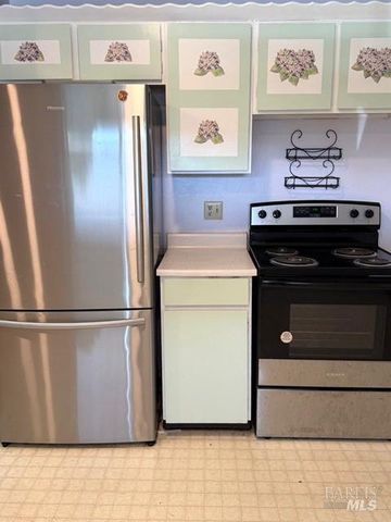 709 regina Ct, Petaluma, CA 94954