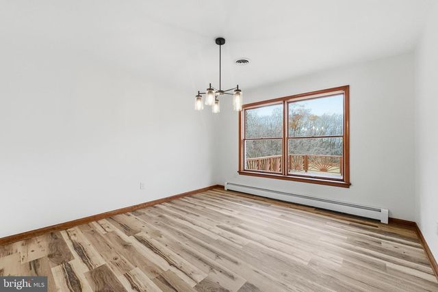 1005 OXFORD RD, Lincoln University, PA 19352