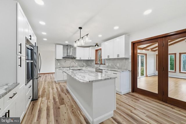 1005 OXFORD RD, Lincoln University, PA 19352