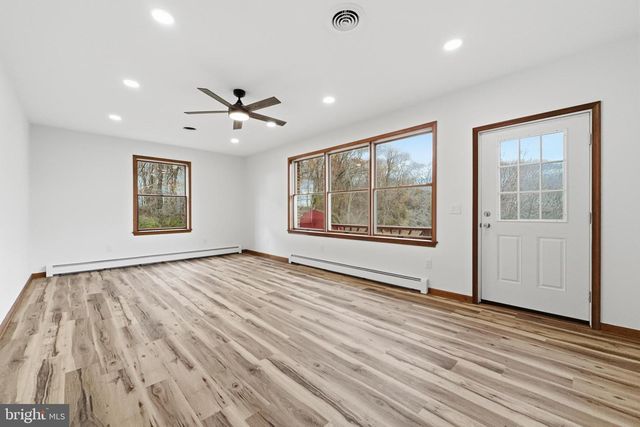 1005 OXFORD RD, Lincoln University, PA 19352