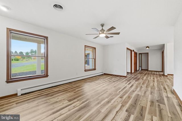 1005 OXFORD RD, Lincoln University, PA 19352