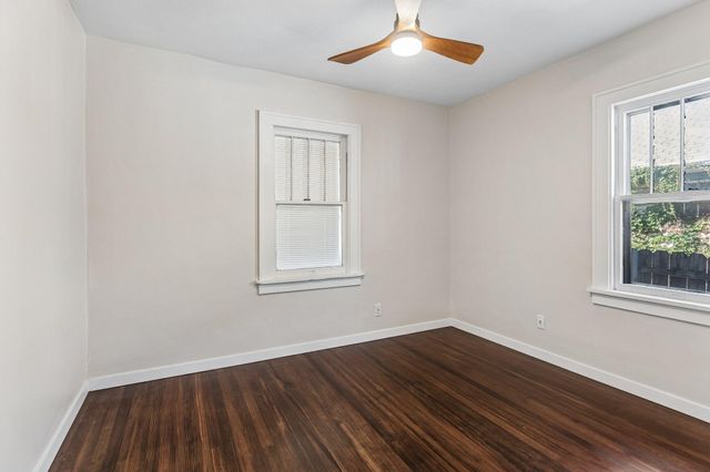 2714 AVENUE B, Council Bluffs, IA 51501