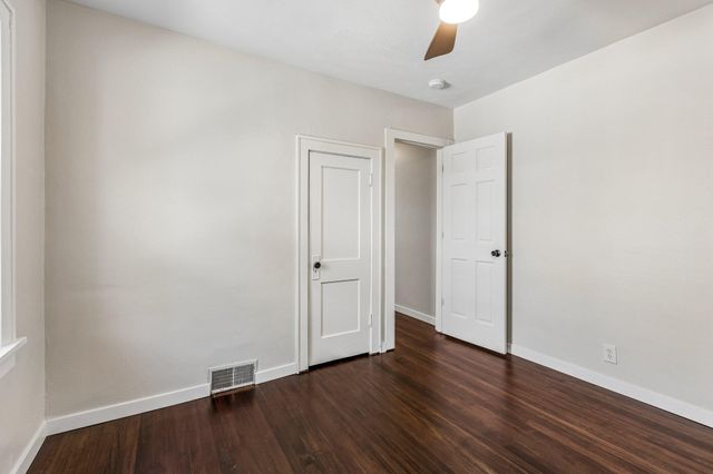 2714 AVENUE B, Council Bluffs, IA 51501