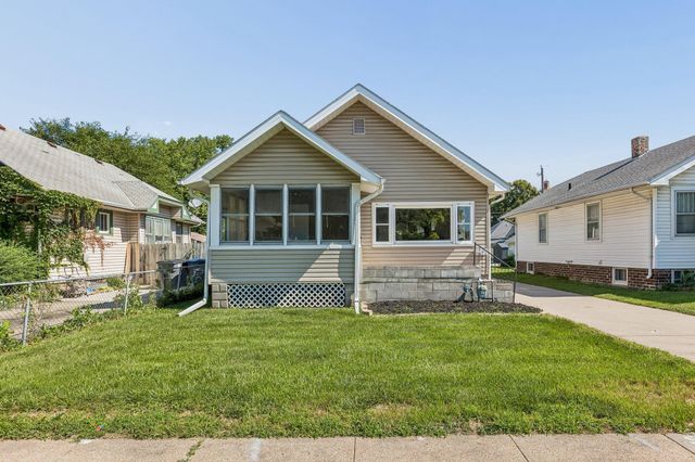 2714 AVENUE B, Council Bluffs, IA 51501