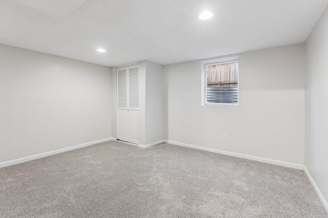 2714 AVENUE B, Council Bluffs, IA 51501