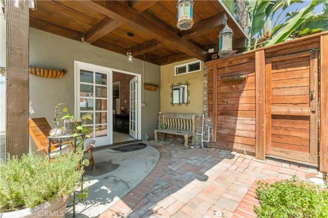 6221 Agnes Avenue, North Hollywood, CA 91606