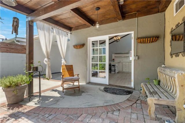 6221 Agnes Avenue, North Hollywood, CA 91606