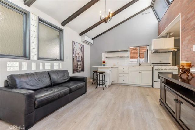 6221 Agnes Avenue, North Hollywood, CA 91606