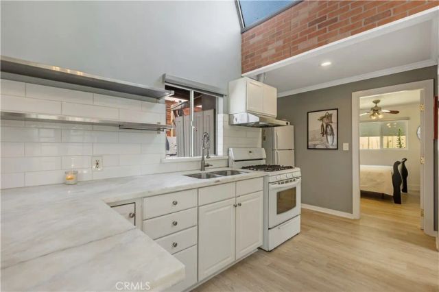 6221 Agnes Avenue, North Hollywood, CA 91606