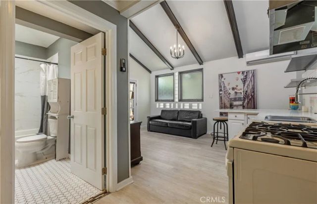 6221 Agnes Avenue, North Hollywood, CA 91606