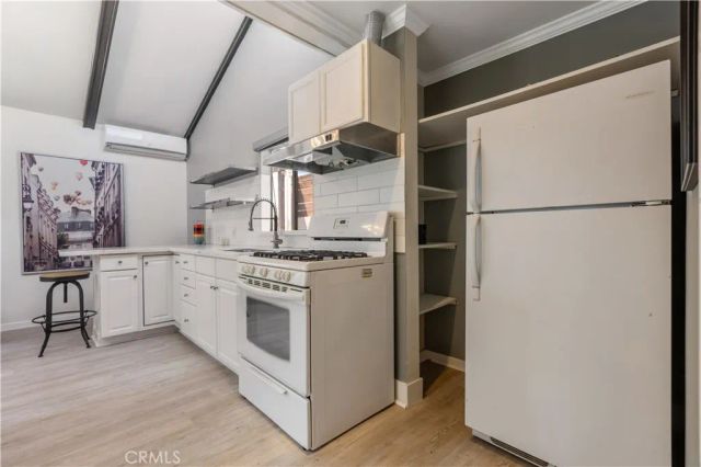 6221 Agnes Avenue, North Hollywood, CA 91606