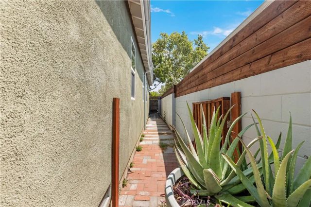 6221 Agnes Avenue, North Hollywood, CA 91606