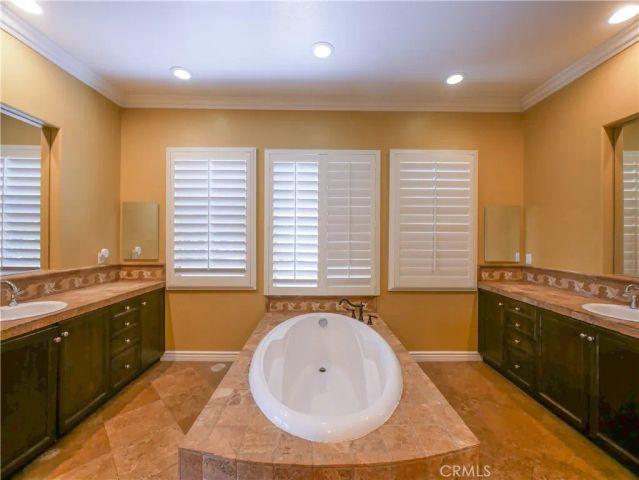 8203 Soft Winds, Corona, CA 92883