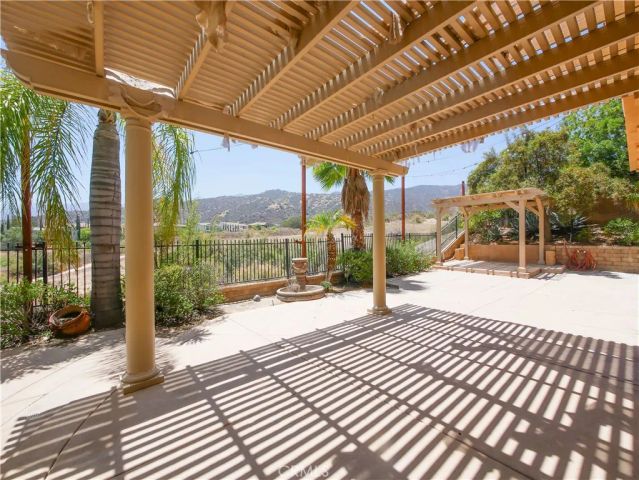 8203 Soft Winds, Corona, CA 92883