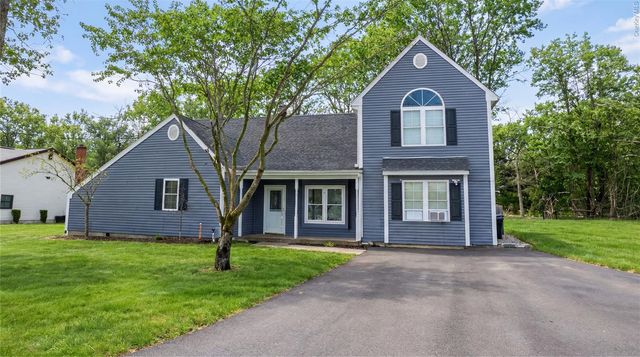 160 Pennsylvania Avenue, Medford, NY 11763