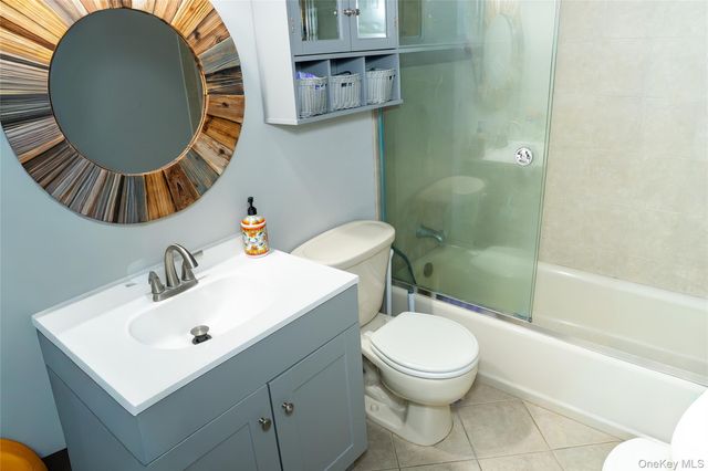 160 Pennsylvania Avenue, Medford, NY 11763