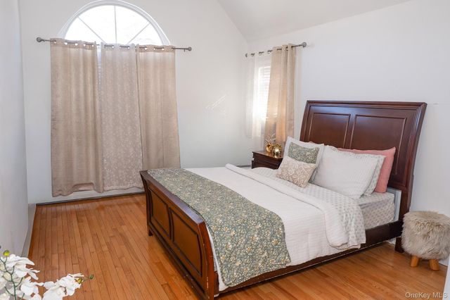 160 Pennsylvania Avenue, Medford, NY 11763