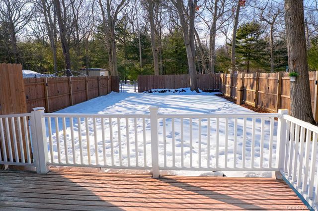 160 Pennsylvania Avenue, Medford, NY 11763