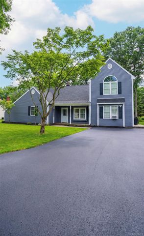 160 Pennsylvania Avenue, Medford, NY 11763