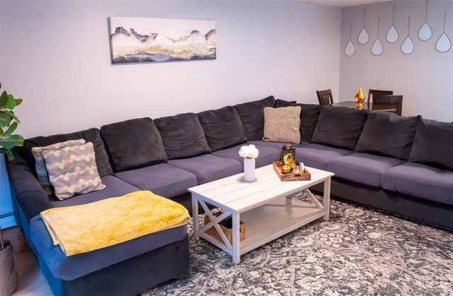 160 Pennsylvania Avenue, Medford, NY 11763