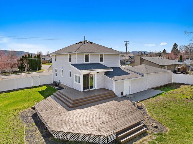 15217 E 16th Ave, Spokane Valley, WA 99037