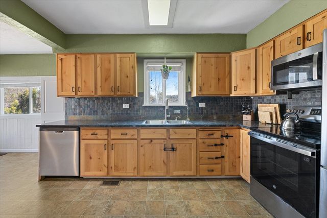 15217 E 16th Ave, Spokane Valley, WA 99037