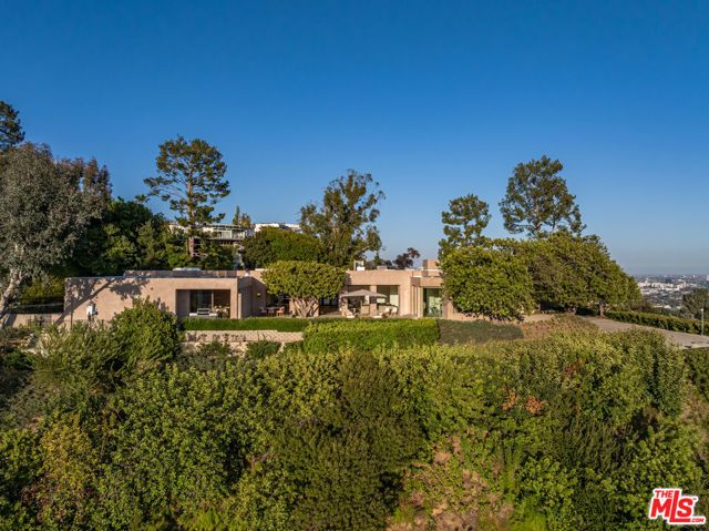 1016 N Hillcrest Road, Beverly Hills, CA 90210