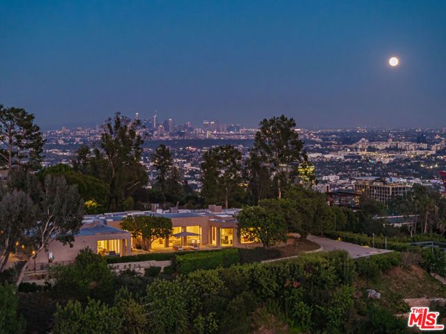 1016 N Hillcrest Road, Beverly Hills, CA 90210