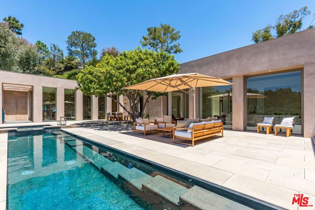 1016 N Hillcrest Road, Beverly Hills, CA 90210