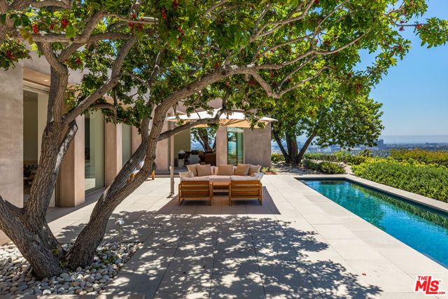 1016 N Hillcrest Road, Beverly Hills, CA 90210