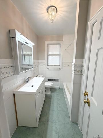 65 Summit Ave 1, Sea Cliff, NY 11579