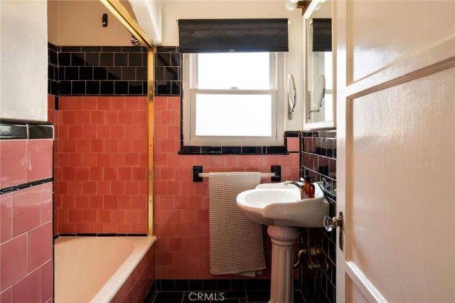 11318 Martha, North Hollywood, CA 91601