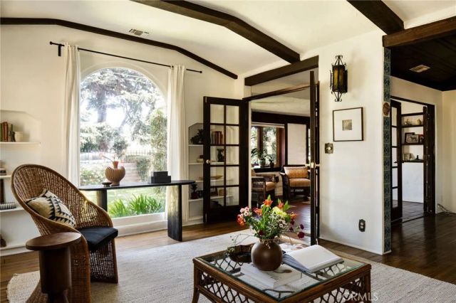 11318 Martha, North Hollywood, CA 91601