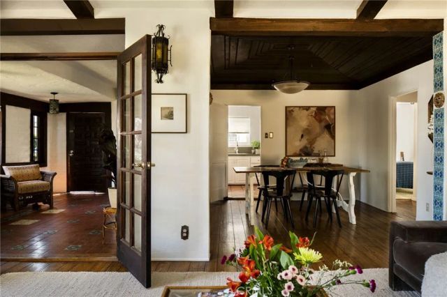 11318 Martha, North Hollywood, CA 91601