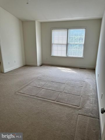 18 KINGSWOOD DR, Lewisberry, PA 17339