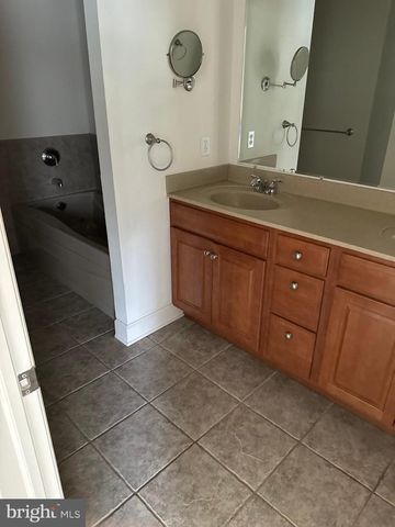 18 KINGSWOOD DR, Lewisberry, PA 17339
