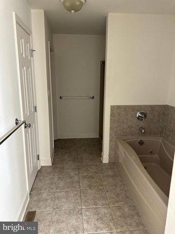 18 KINGSWOOD DR, Lewisberry, PA 17339