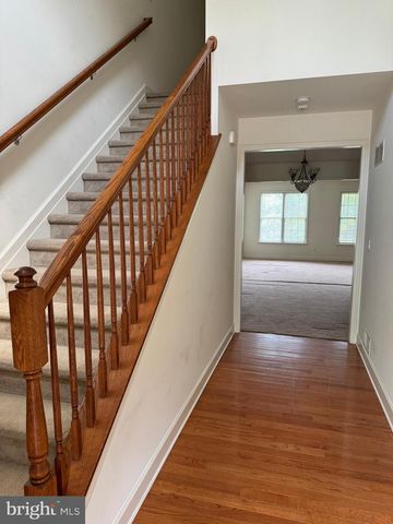 18 KINGSWOOD DR, Lewisberry, PA 17339